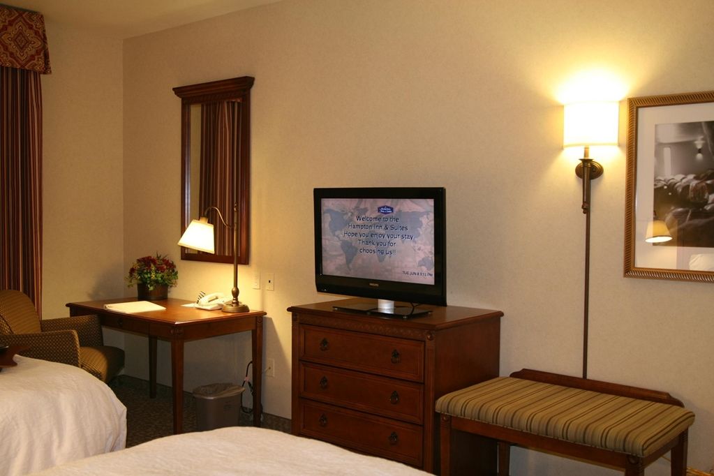 Hampton Inn & Suites Lodi Habitación foto