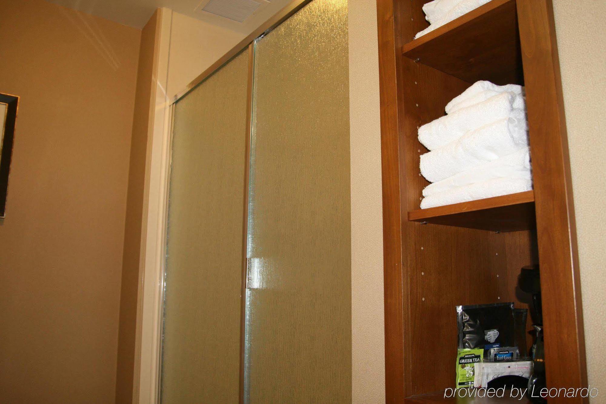 Hampton Inn & Suites Lodi Habitación foto