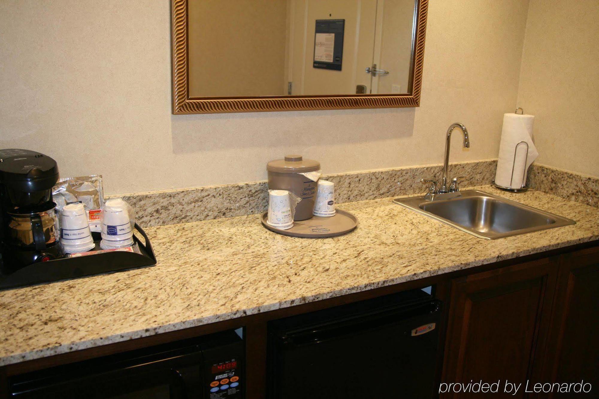 Hampton Inn & Suites Lodi Habitación foto