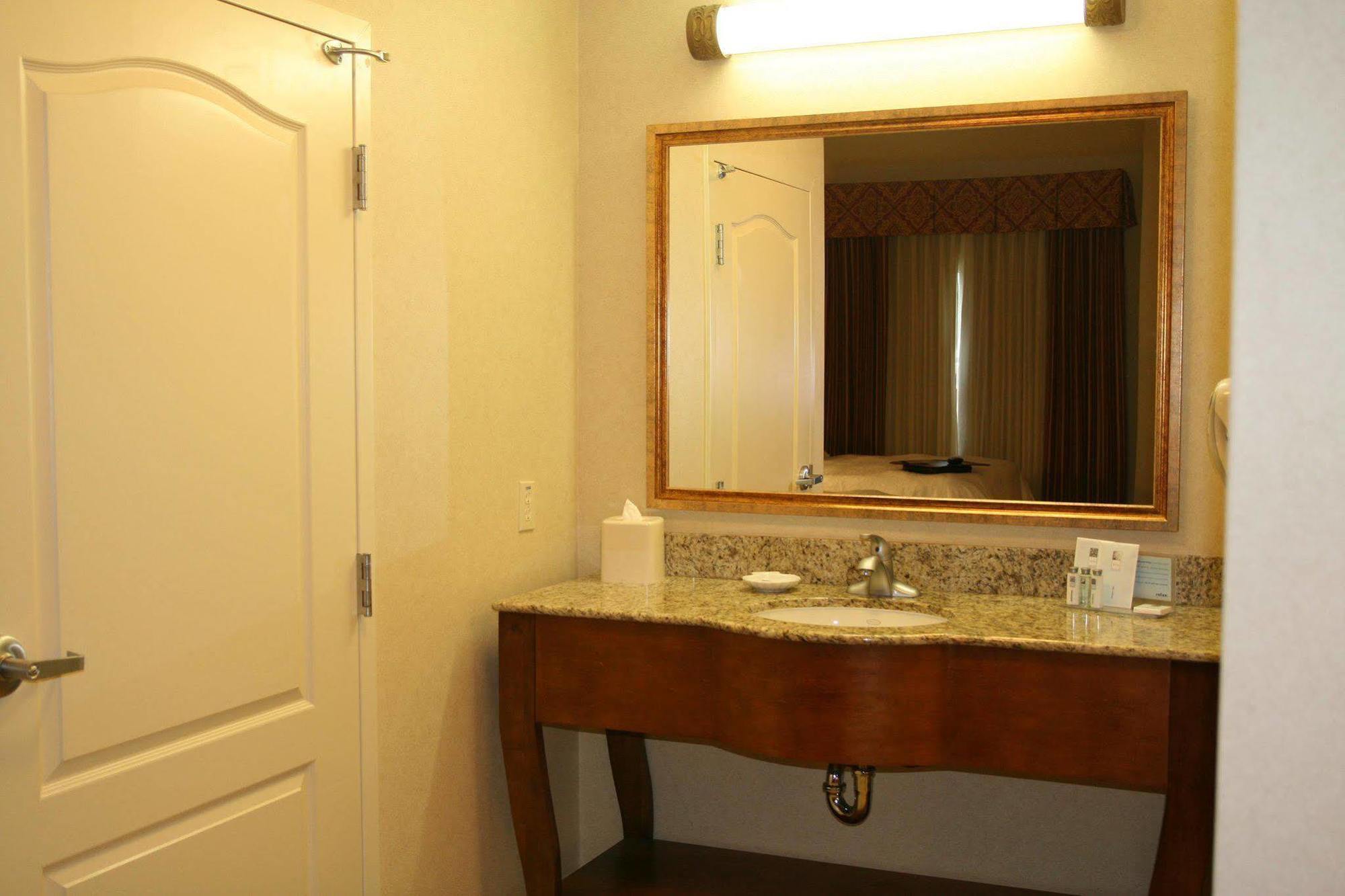 Hampton Inn & Suites Lodi Habitación foto